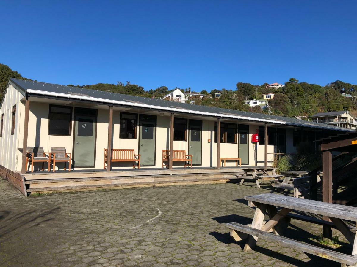 Hostel Stewart Island Backpackers Half-moon Bay Exterior foto